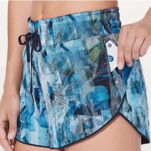 Lululemon athletics  tracker shorts Reversible blue multicolor size 2